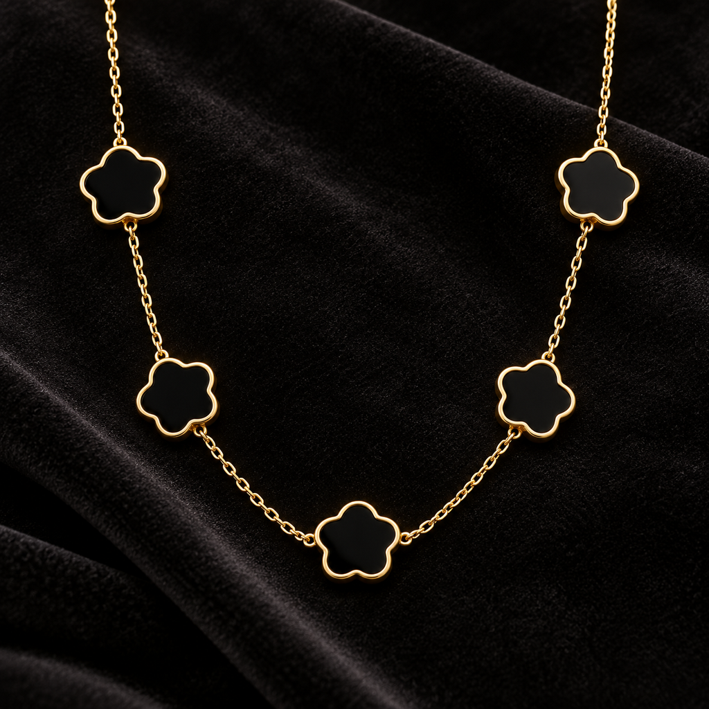 Conjunto Colar, Pulseira e Brincos com Flores Pretas