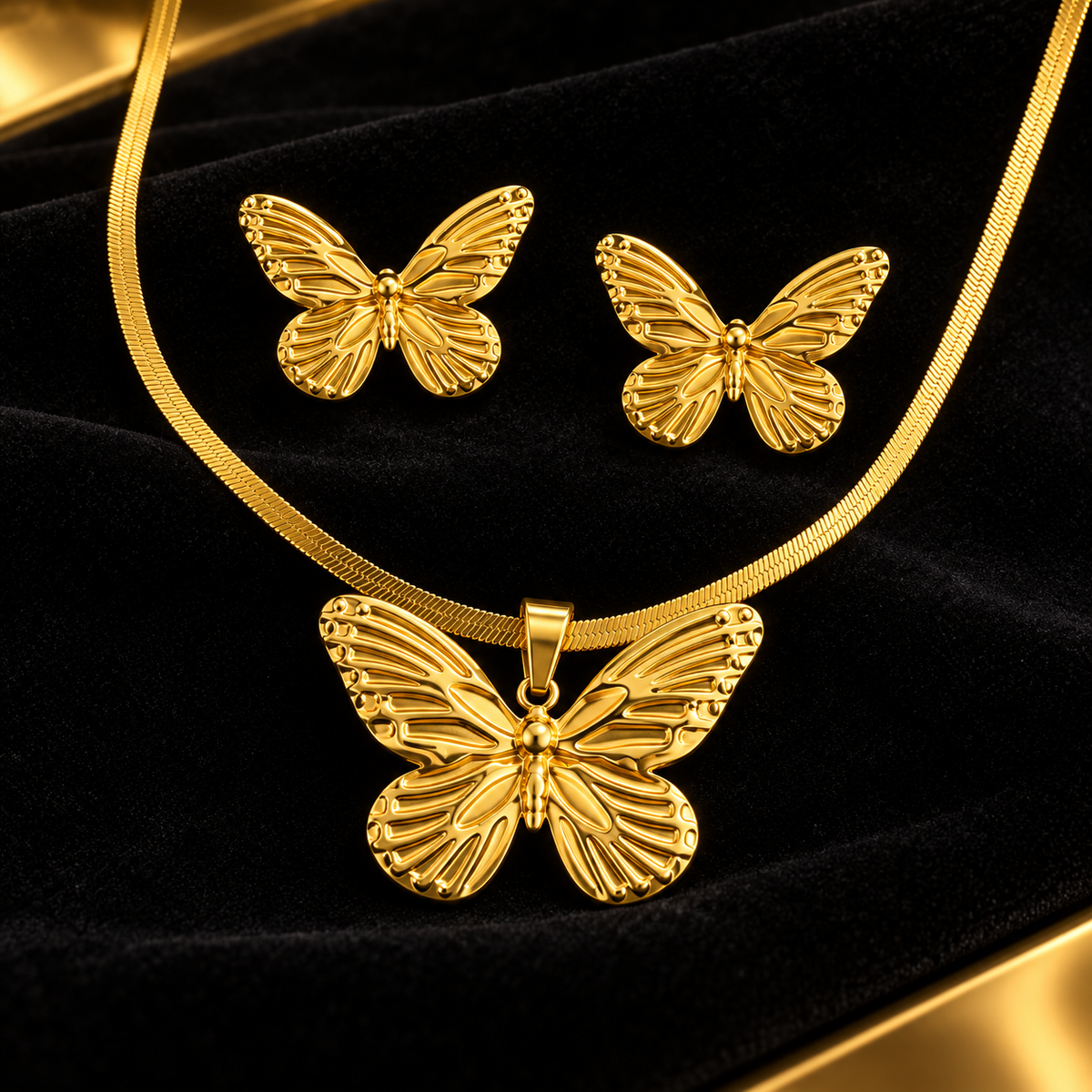 Conjunto Colar e Brincos Borboleta Dourada