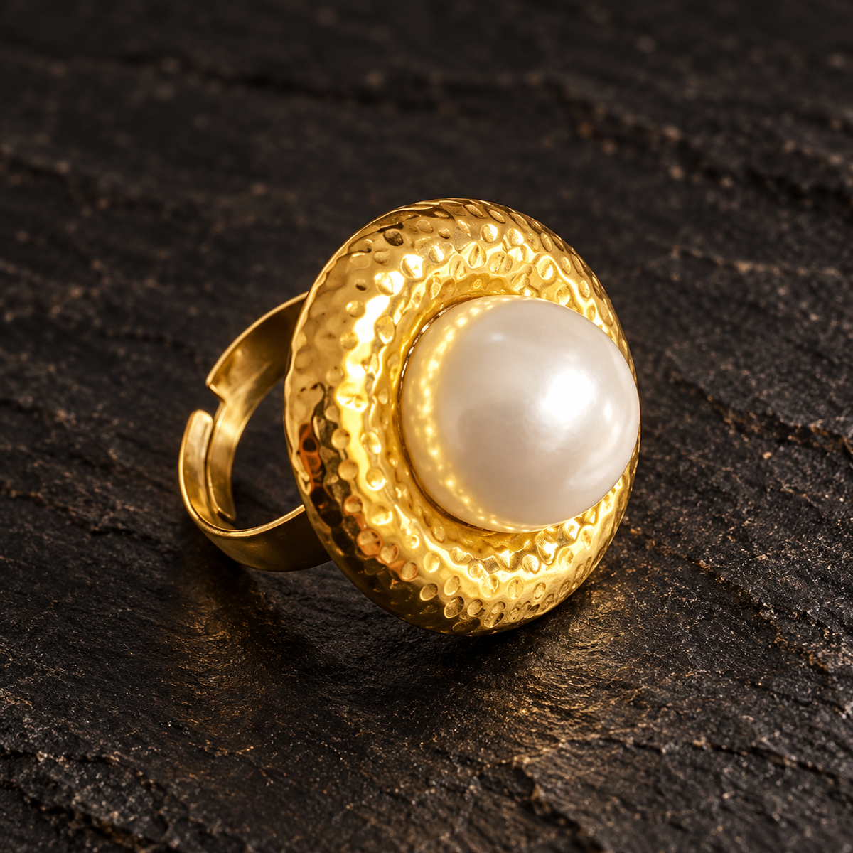 Conjunto Dourado com Efeito Pérola - Colar, Brincos e Anel