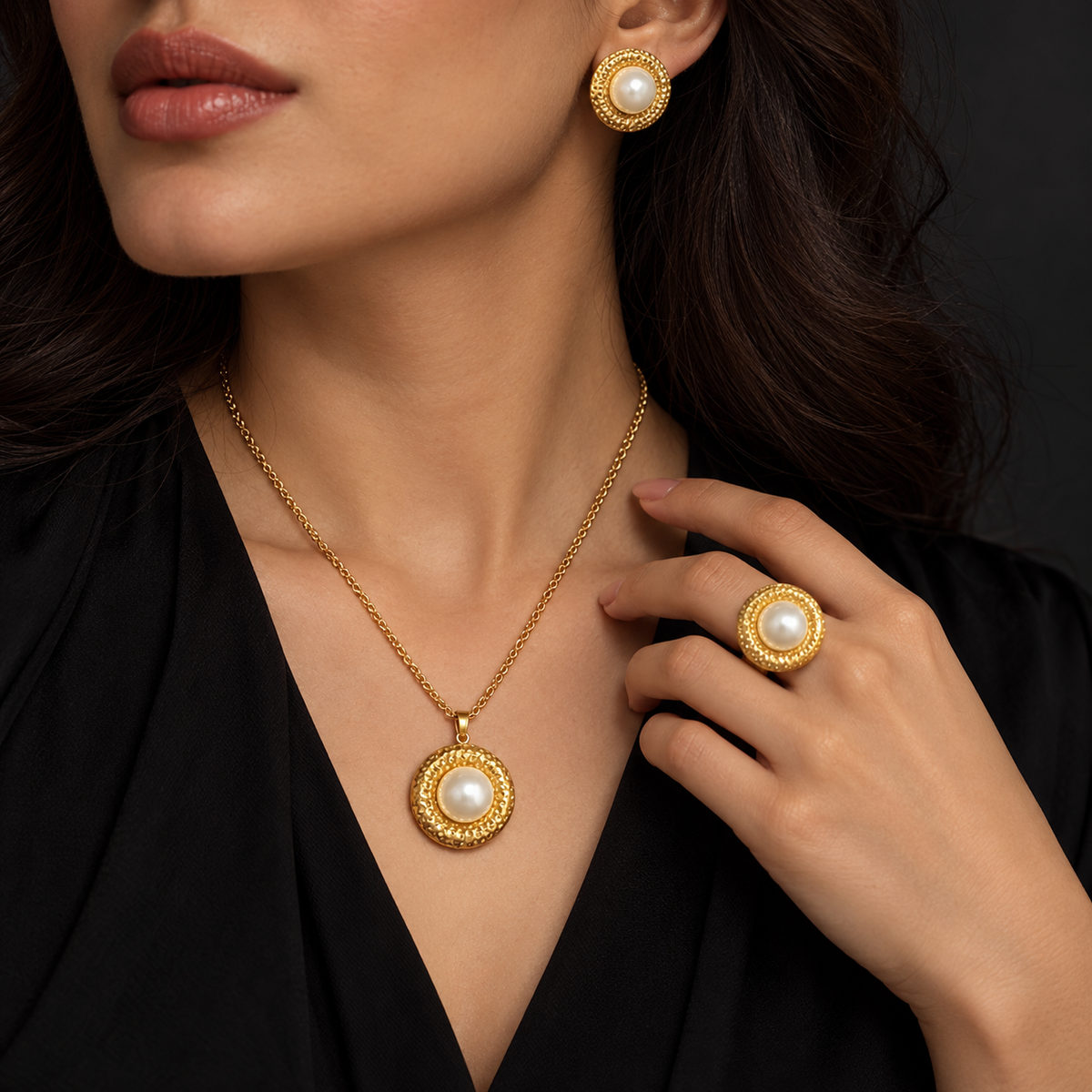 Conjunto Dourado com Efeito Pérola - Colar, Brincos e Anel