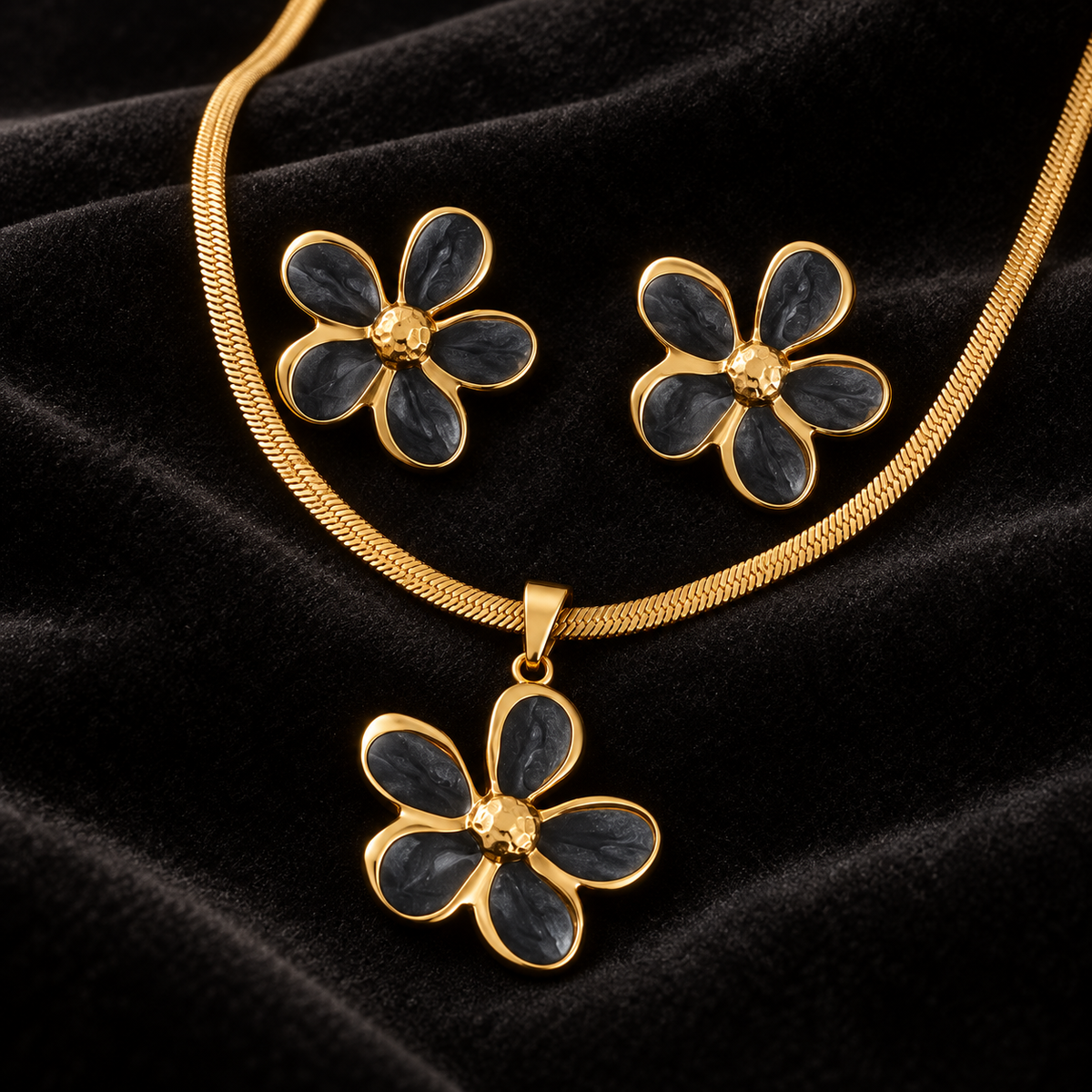 Conjunto Floral Preto e Dourado com Colar e Brincos