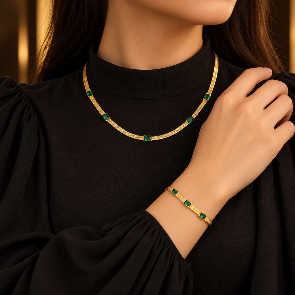 Conjunto Colar e Pulseira Dourados com Detalhes Verdes