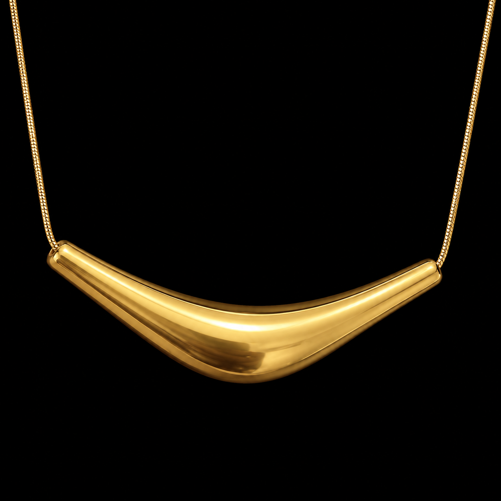Colar Dourado com Elemento Central Curvo