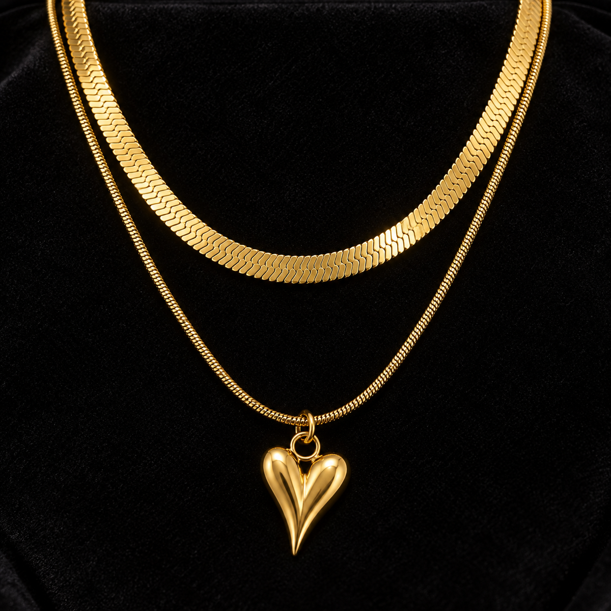 Colar Duplo Dourado com Coração Escultural