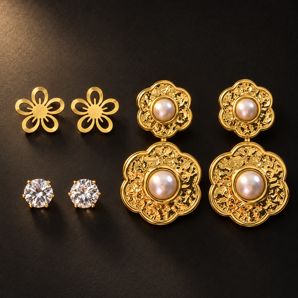 Conjunto de 3 Pares de Brincos – Flores Douradas e Pontos de Luz