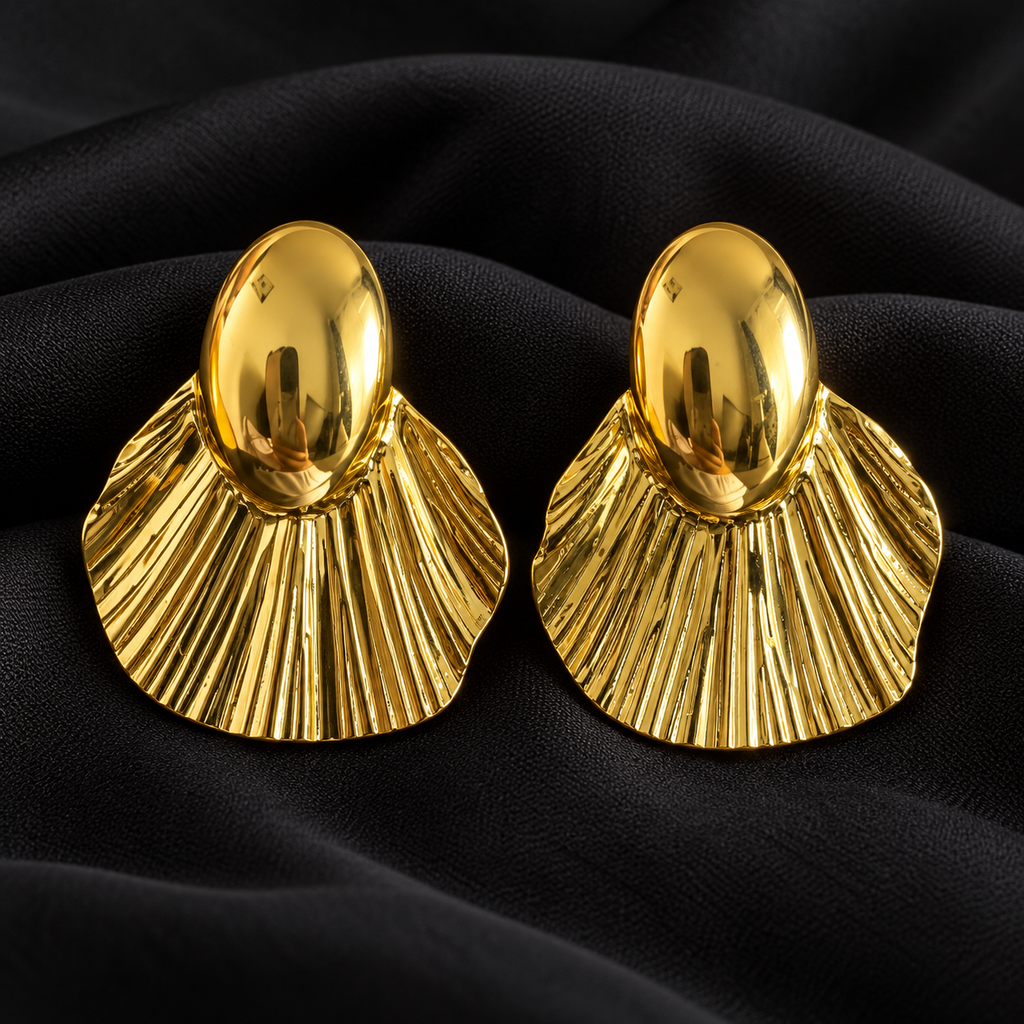 Brincos Dourados em Leque com Detalhe Oval